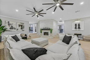 High-End 5 BR Villa w Pool, Gym, Hot Tub, Games